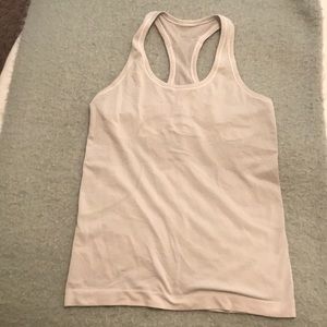 White lululemon tank top